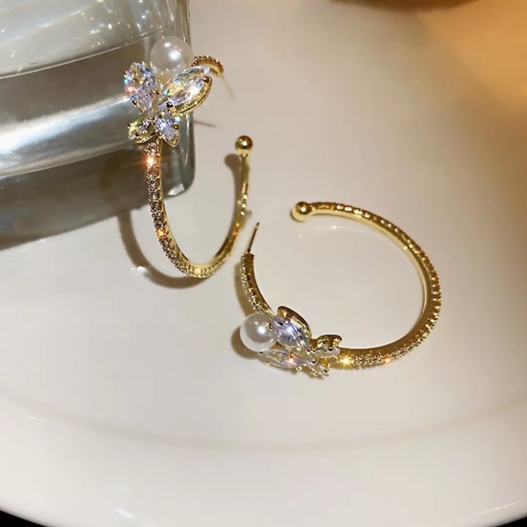 New 18k gold plated luxury earrings - Picture 3 of 5